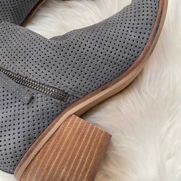 Dolce Vita Sansa Perforated Zip Bootie Suede In Grey Size 7.5 - Picture 12 of 14